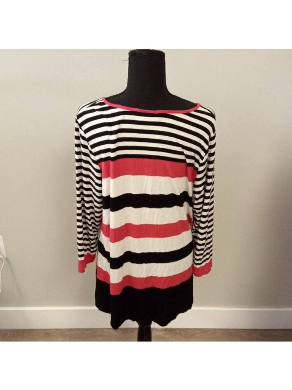 Avenue Women's Plus Size 3/4 length sleeve striped top 18/20